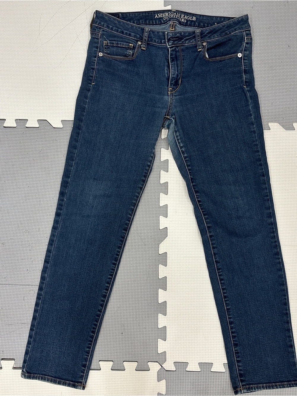 American Eagle Outfitters Women Short Skinny Supper Strech Size 10